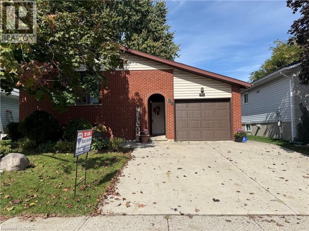 51 Memory Ln, Cambridge, ON N3C 3W9