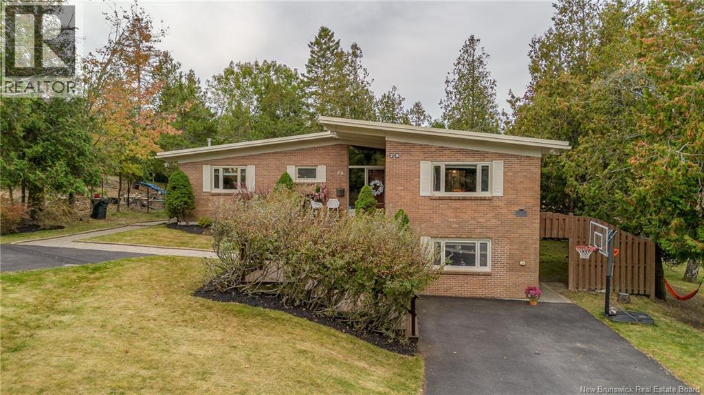 75 Crown Hill Cres, Saint John, NB E2K 2H2