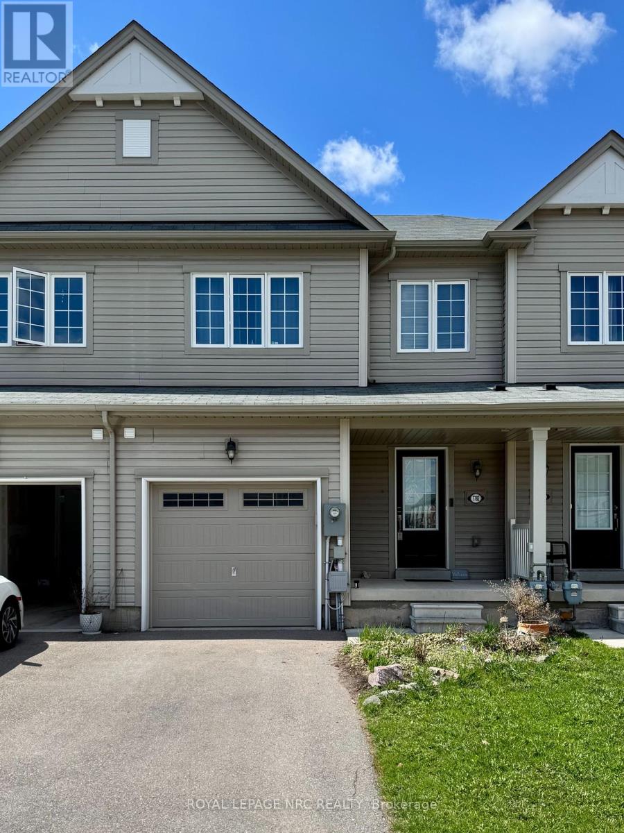 7782 White Pine Cres, Niagara Falls, ON L2H 3R5