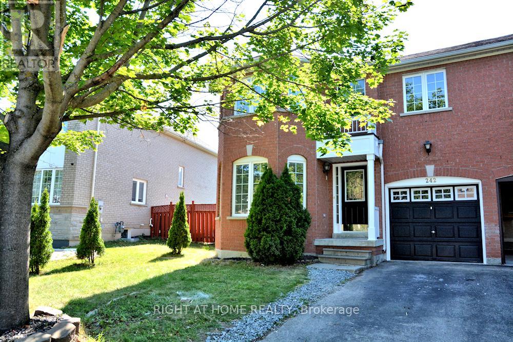 242 Flagstone Way, Newmarket, ON L3X 2Y2