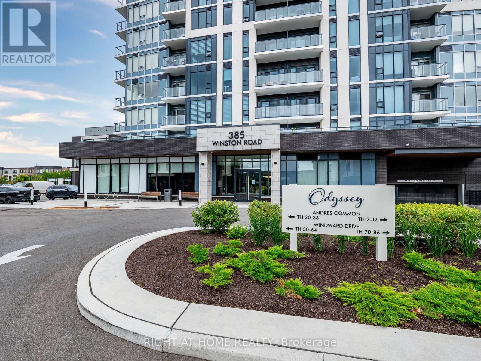 804 385 Winston Rd, Grimsby Grimsby Beach, ON L3M 4E8