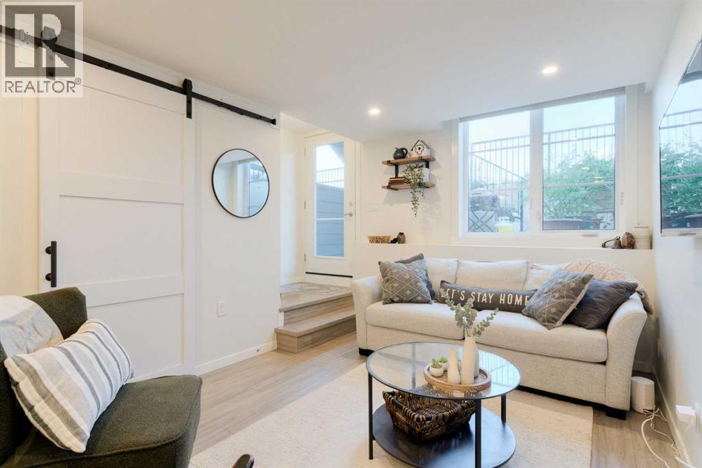 260 Rowley Way Nw Unit 104, Calgary, AB T3L 0H5