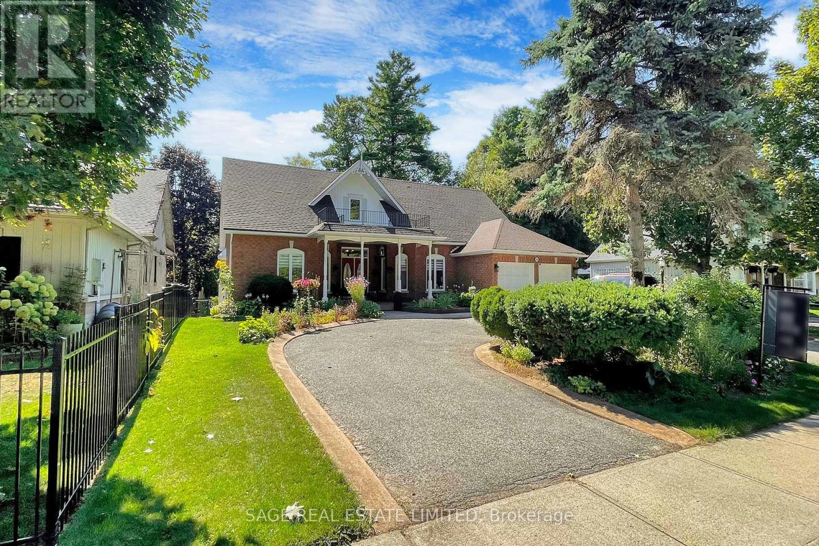 91 Twyn Rivers Dr, Pickering Rougemount, ON L1V 1E1