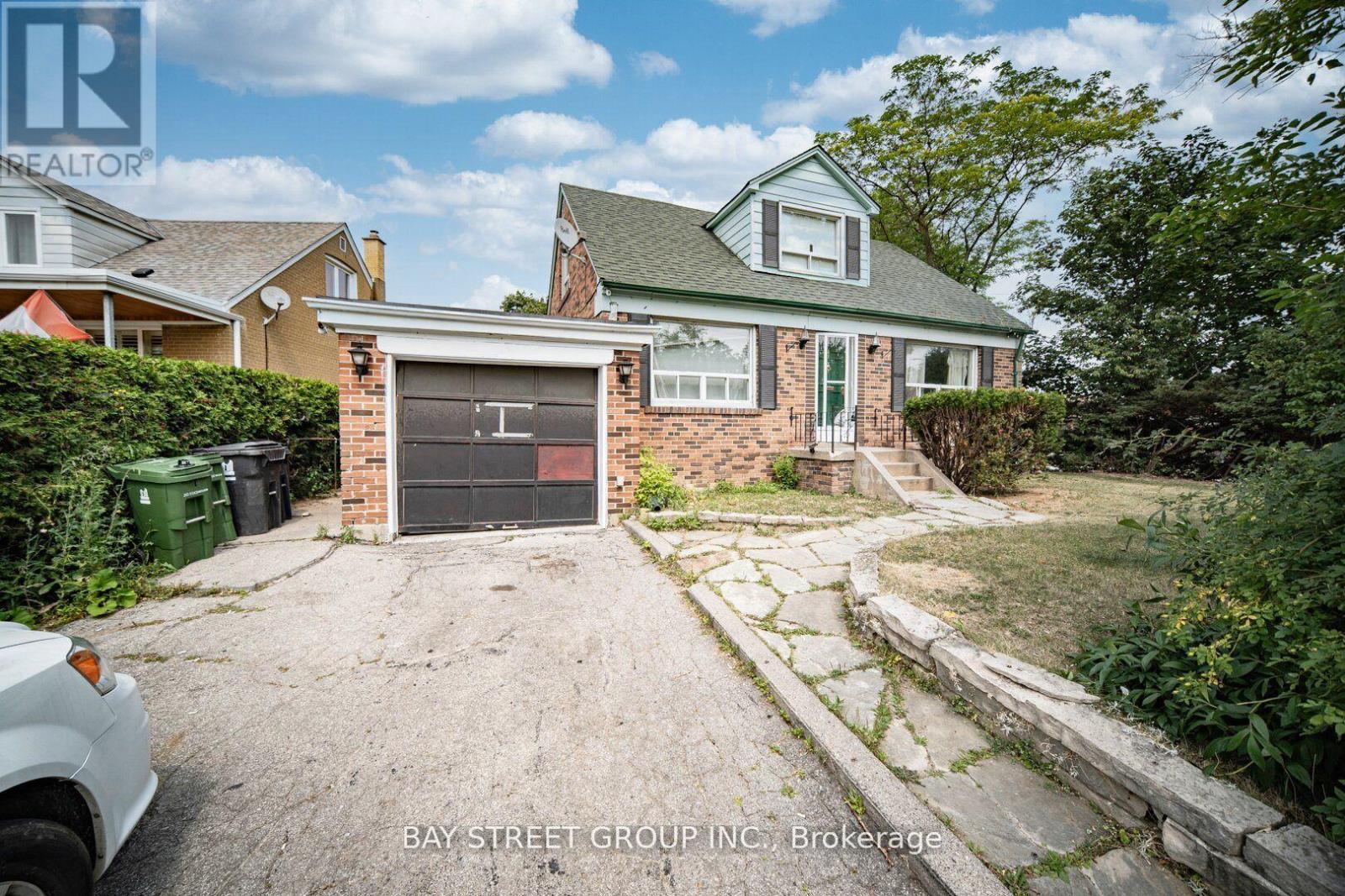 1 Datchet Rd, Toronto Downsview-roding-cfb, ON M3M 1X4
