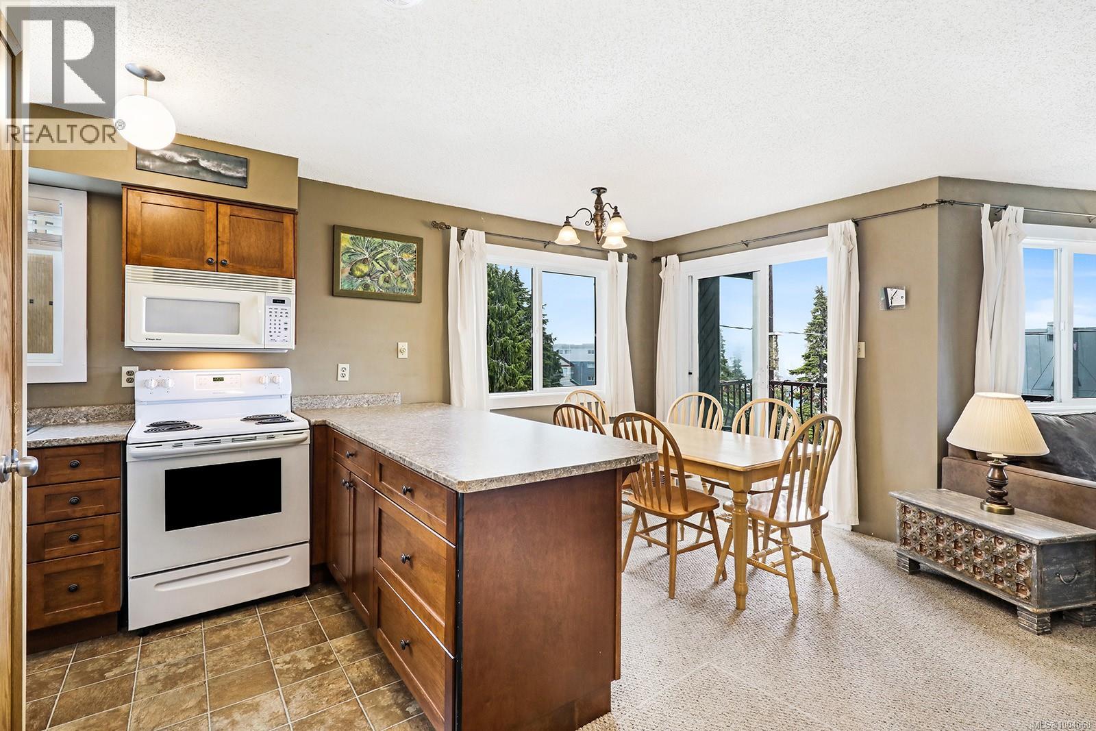 736 Albert Edward Pl Unit 5 Pl, Courtenay, BC V9J 1L0