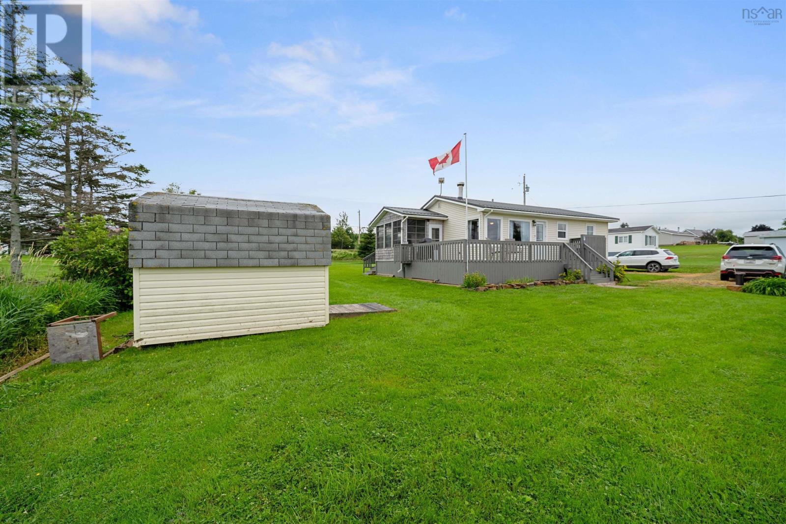 10 Sunrise Ln, Amherst Shore, NS B4H 3Y2