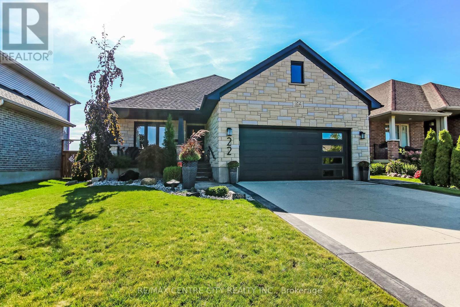 22 Oakmont St, St. Thomas, ON N5R 0G3