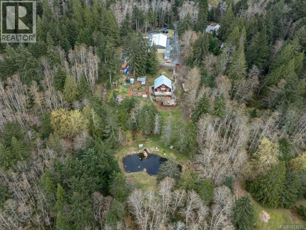 9000 Rayelyn Ln, Denman Island, BC V0R 1T0