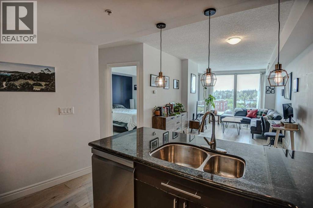 817 15 Avenue Sw Unit 903, Calgary, AB T2R 0H8