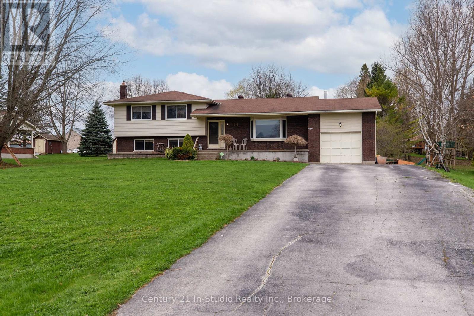 54 George St, Chatsworth, ON N0H 1G0