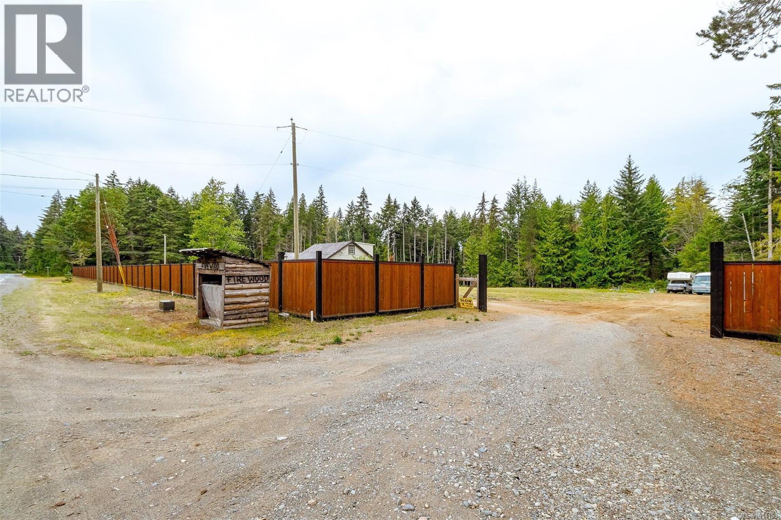 285 Polegate Rd, Qualicum Beach, BC V9K 1Y9