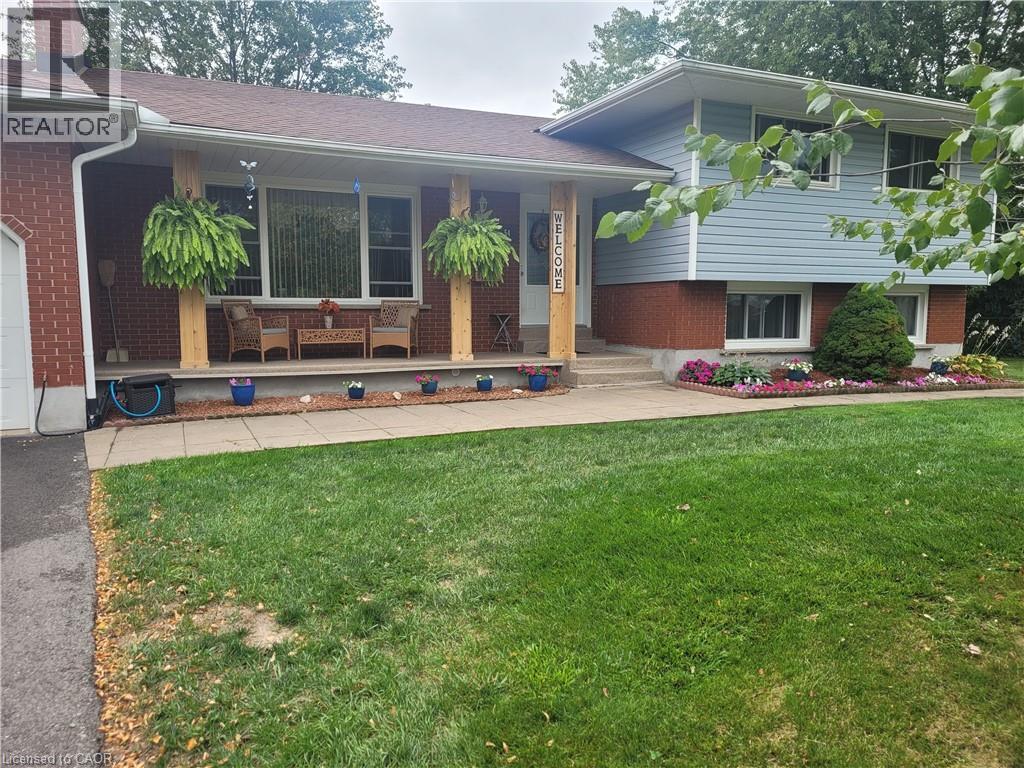 54 Valley Rd, St. Catharines, ON L2S 1Y6