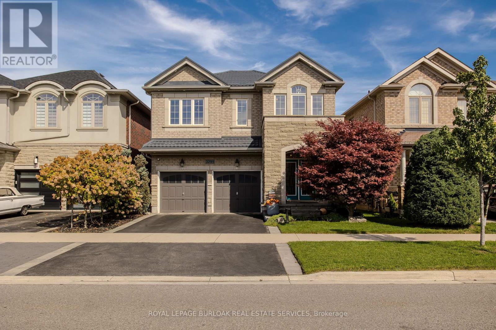 3295 Hopkins Dr, Burlington, ON L7M 0M8