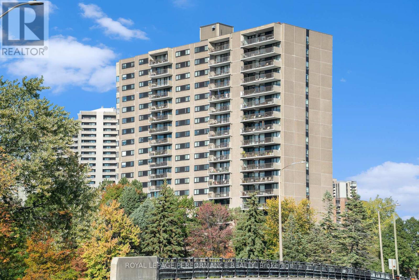 1508 1195 Richmond Rd, Ottawa, ON K2B 8E4
