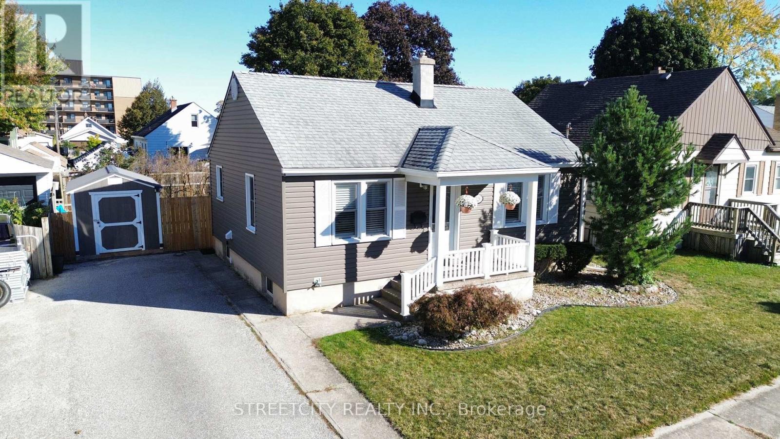 326 Cotterbury St, Sarnia, ON N7T 6M6