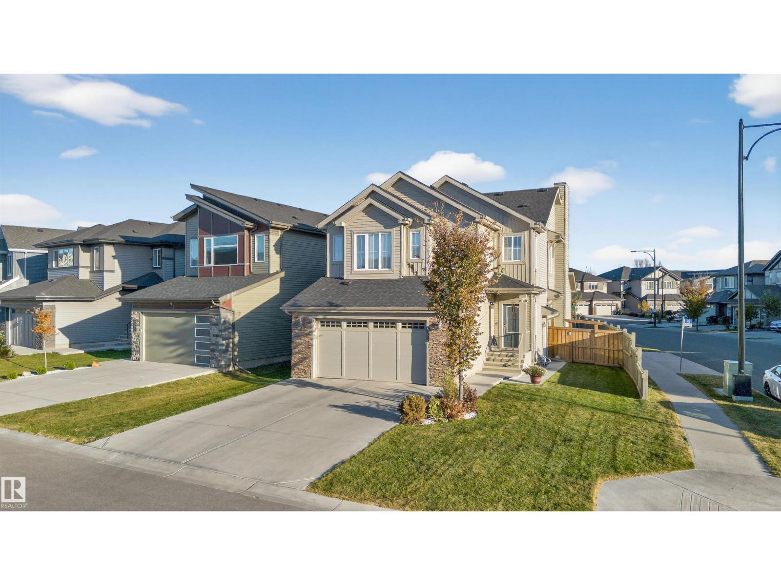 6351 Crawford Link SW, Edmonton, AB T6W 3Y6
