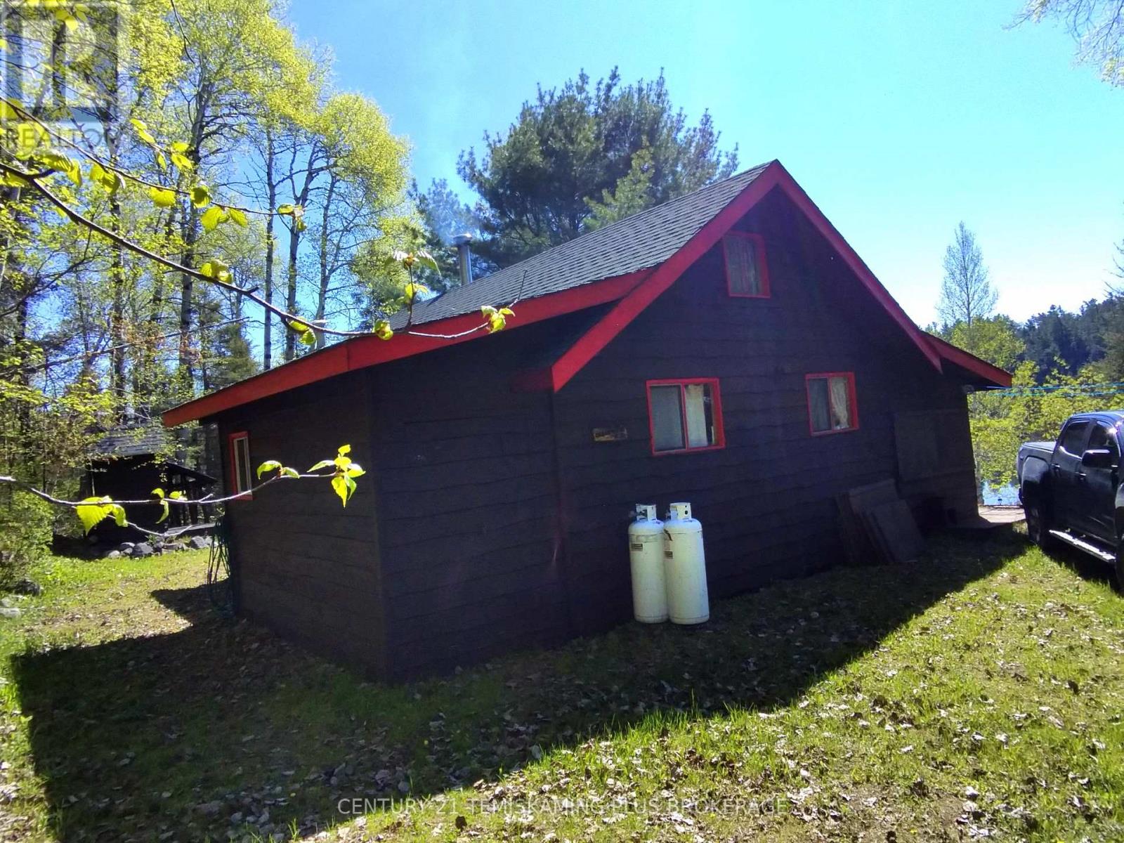 277 Net Creek Rd, Temagami, ON P0H 2H0