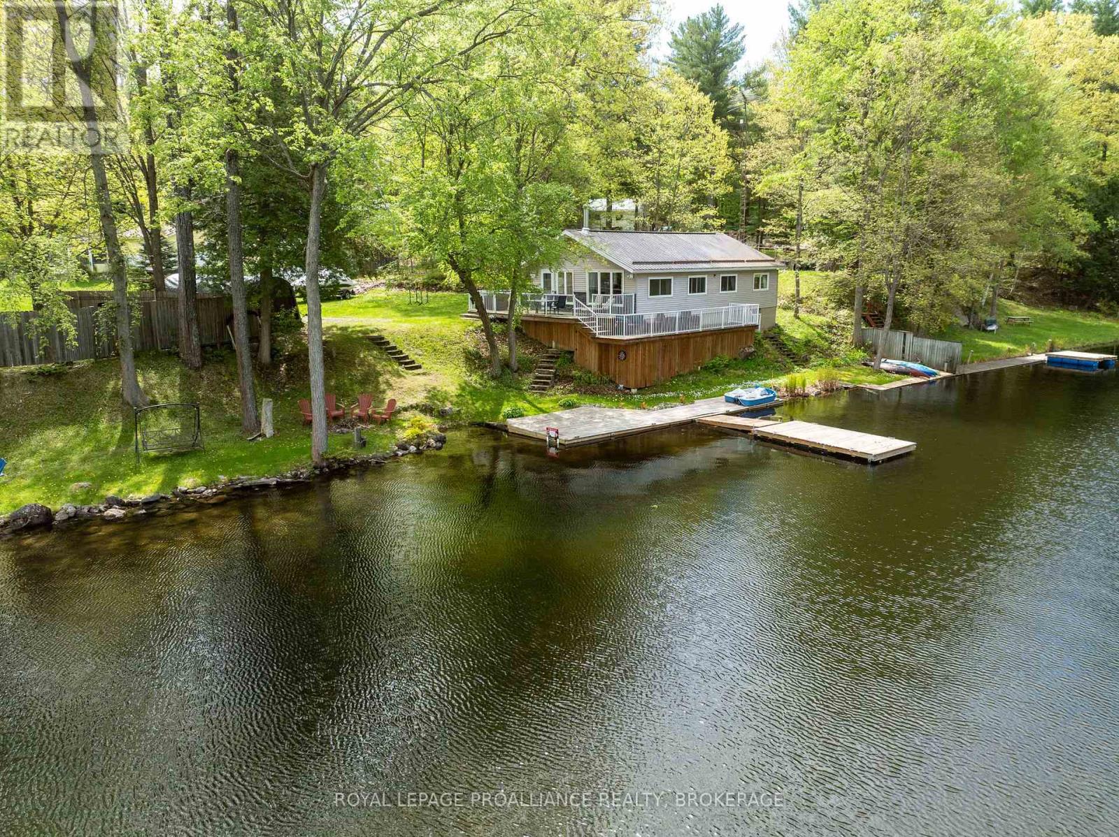 6868 Smith Ln, South Frontenac, ON K0H 2L0