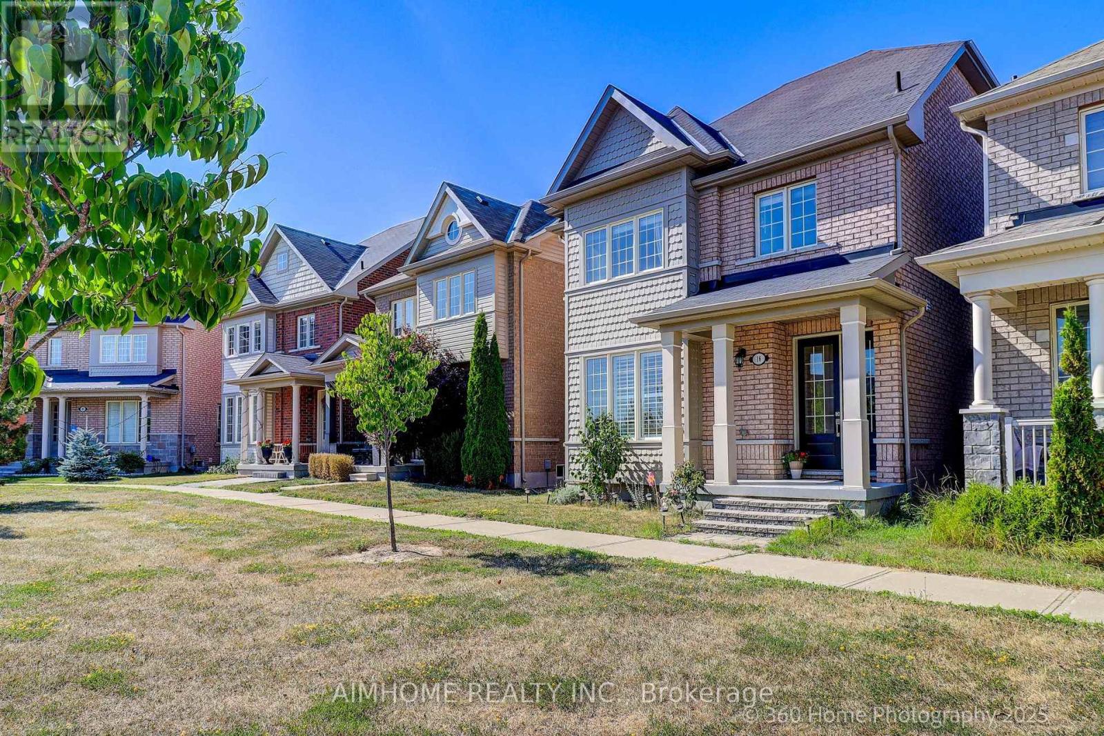 18 Saddlebrook Dr, Markham, ON L6B 1J4