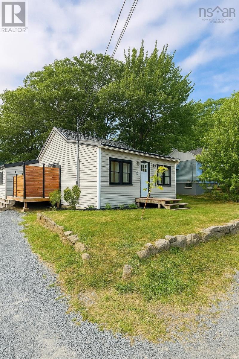 14 Autumn Dr, Halifax, NS B3R 1H1