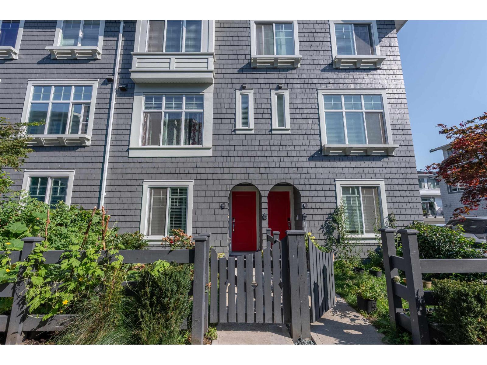 8168 136a Street Unit 115, Surrey, BC V3W 2Z6