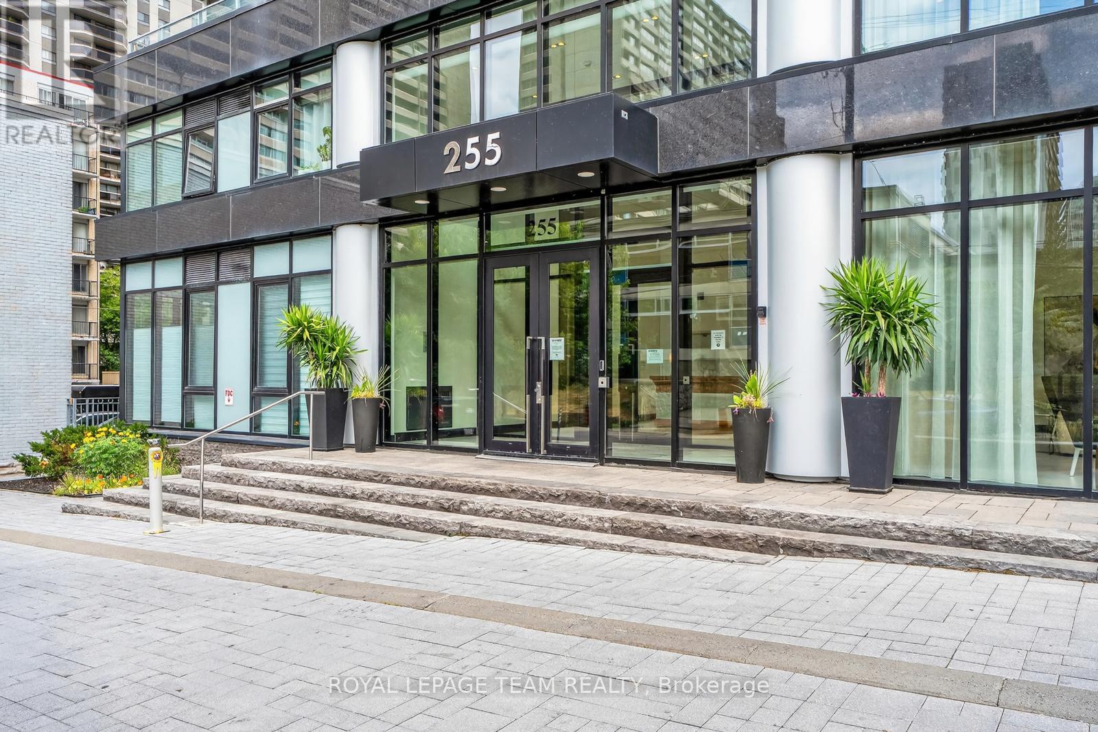 416 255 Bay St, Ottawa, ON K1R 0C5