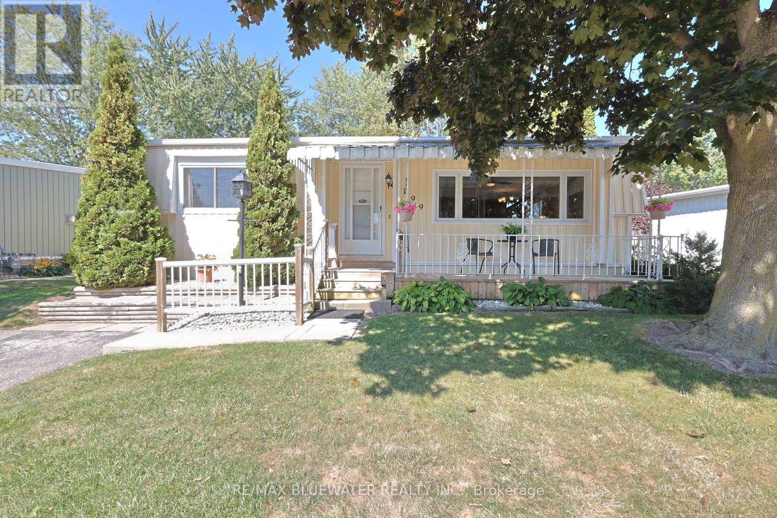 199 Pebble Beach Pkwy, South Huron, ON N0M 1T0