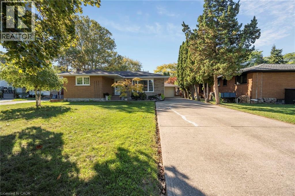 8 Bermuda Dr, St. Catharines, ON L2M 4E6