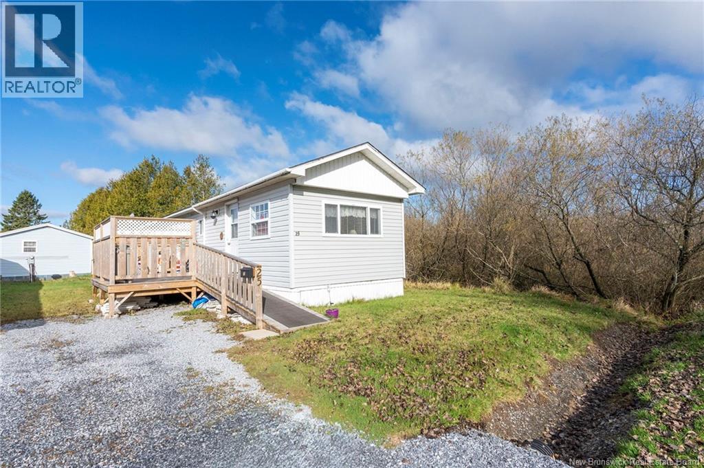 25 Swallow St, Saint John, NB E2J 2S4