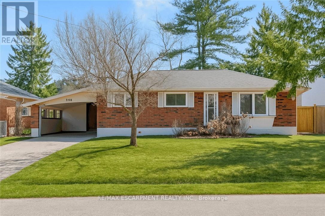 216 Sioux Rd, Hamilton, ON L9G 1P8