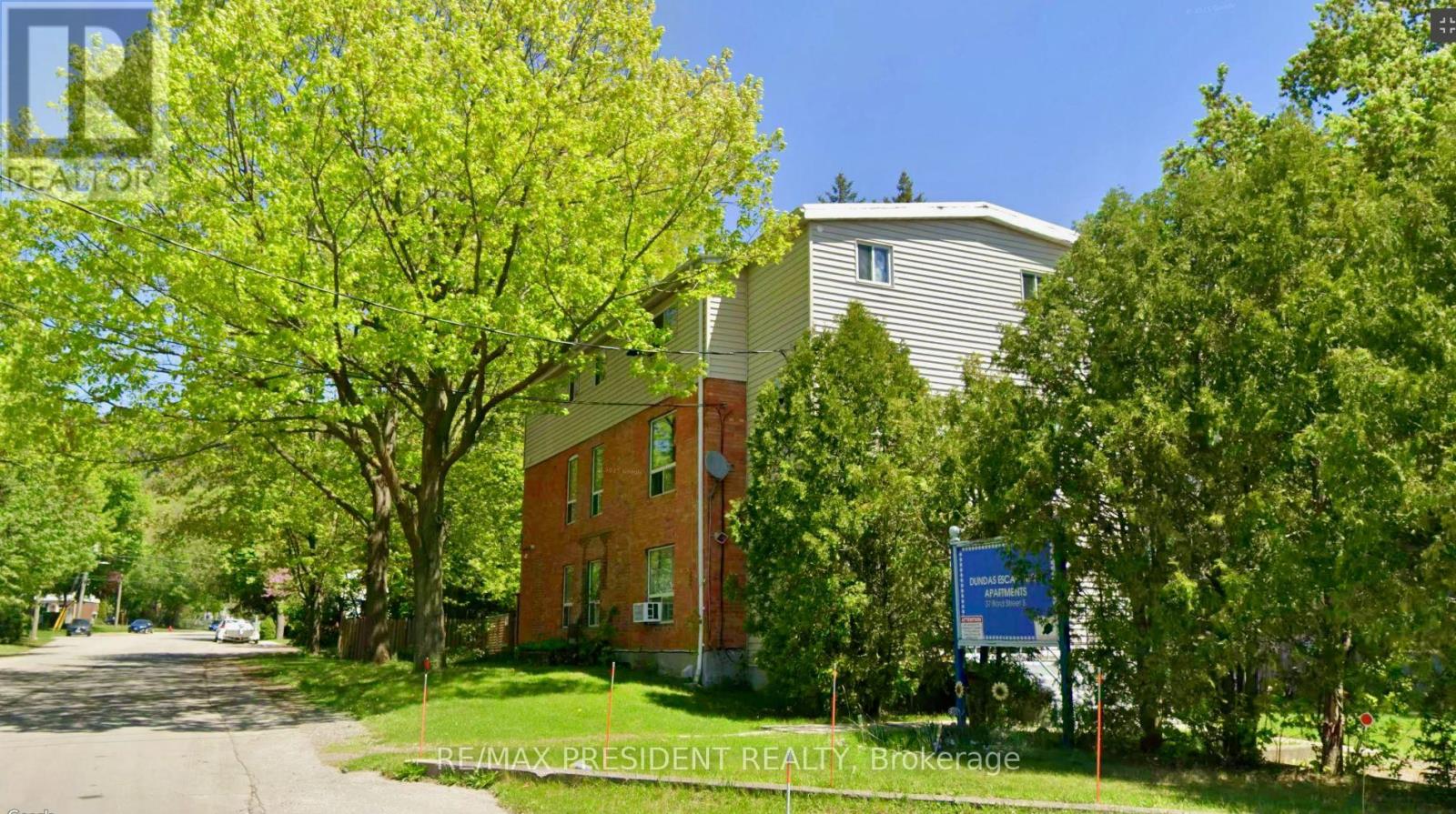37 Bond St S, Hamilton, ON L9H 3H2