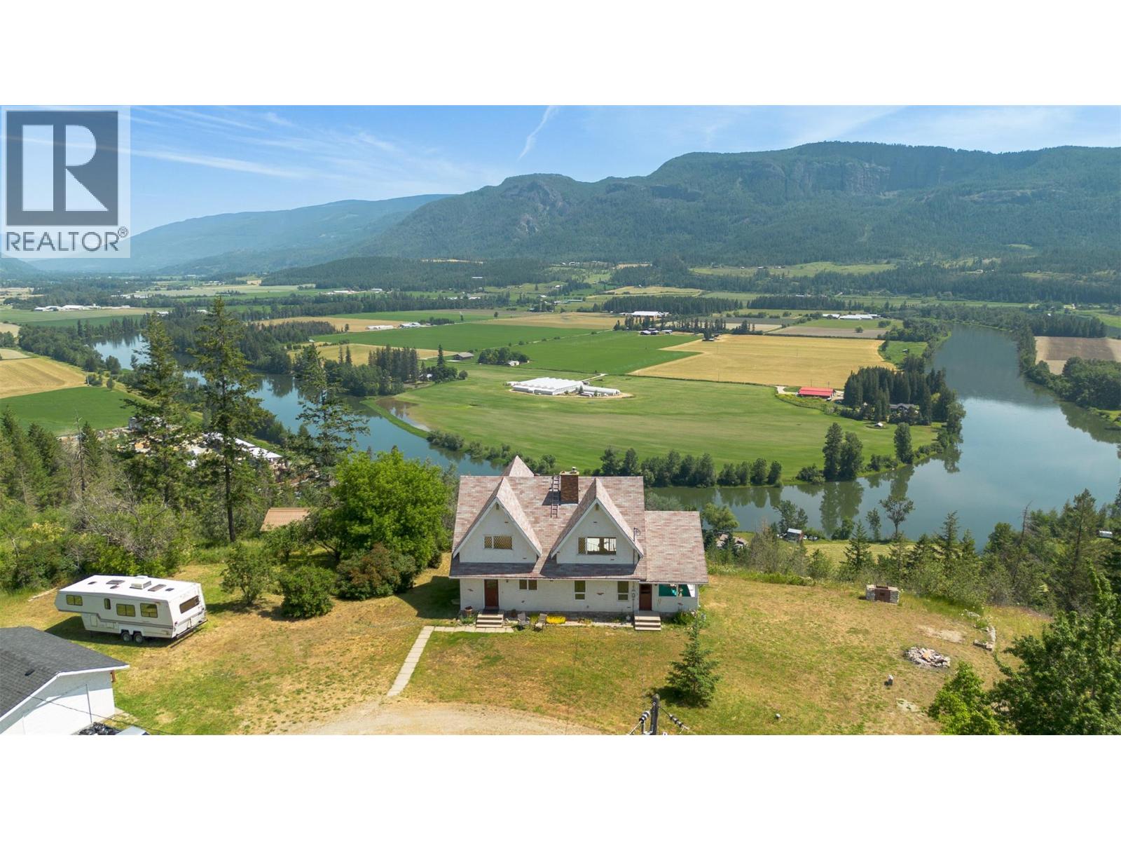 137 Nichlous Rd, Enderby, BC V4Y 4G4