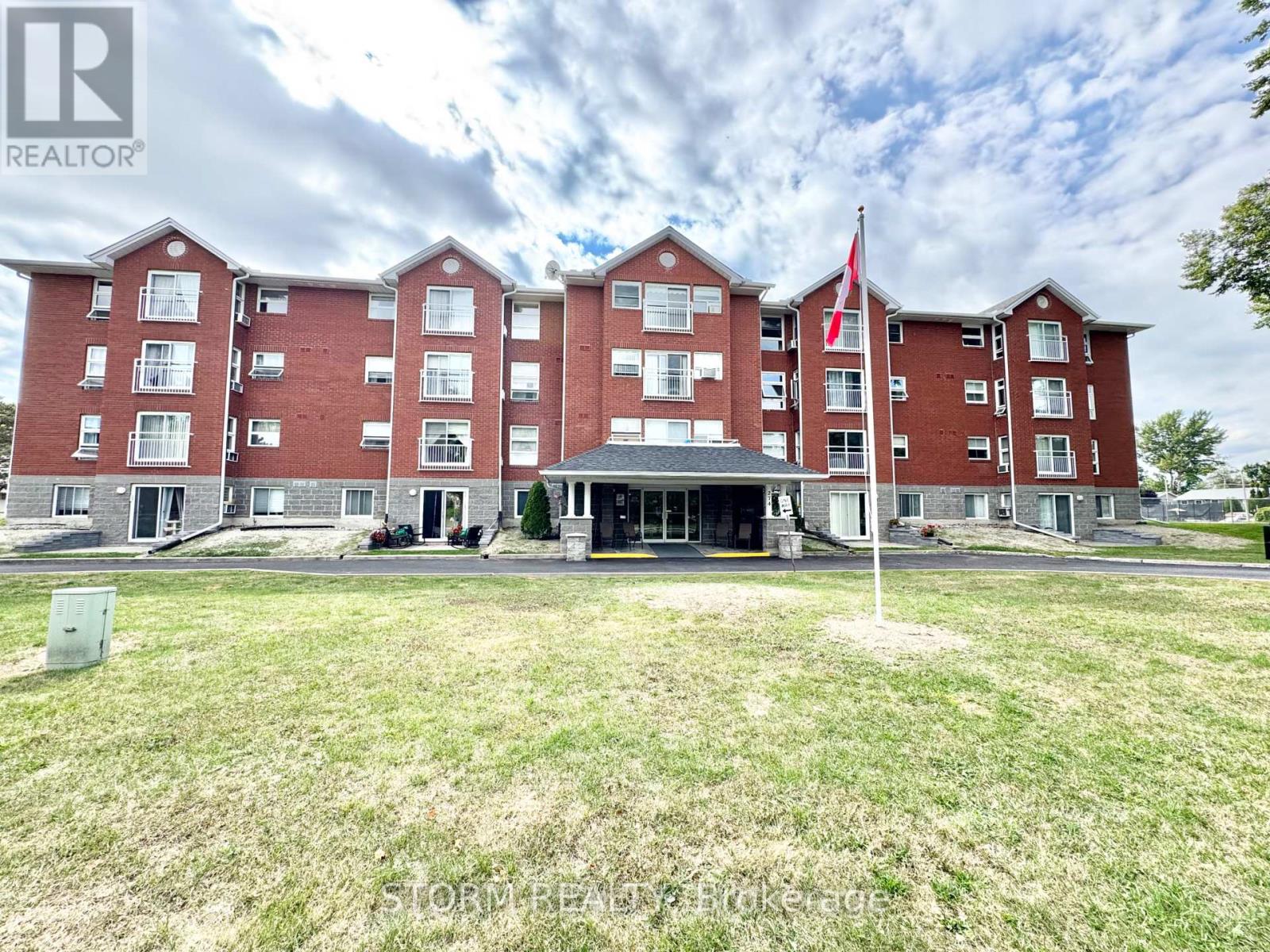 310 274 Ormond St, Brockville, ON K6V 6Z7