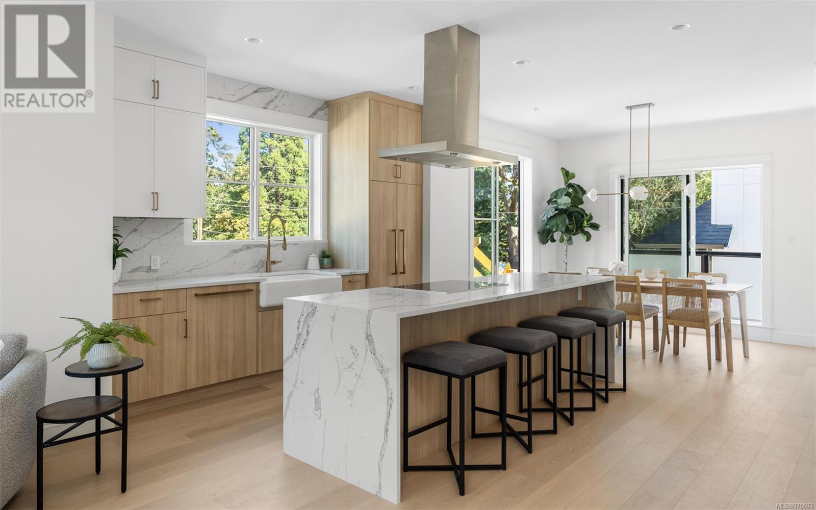 820 Dunsmuir Rd Unit 5 Rd, Esquimalt, BC V9A 5B7 MLS 975603 Houseful