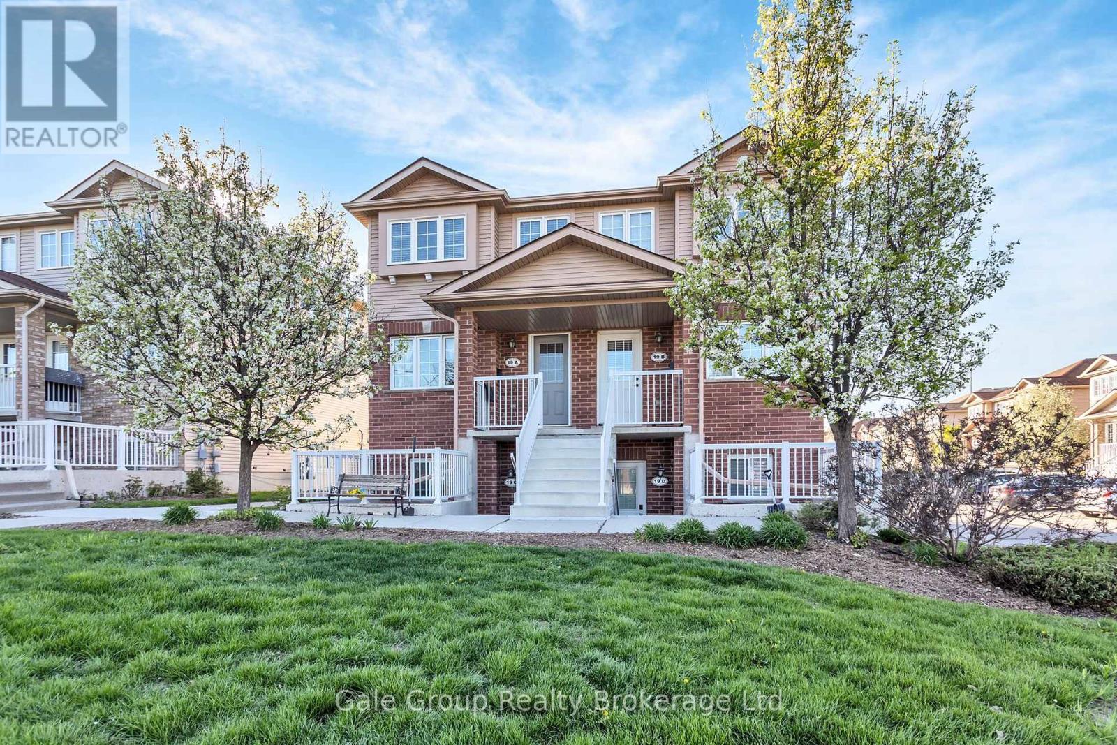 19 Unit 50 Howe Dr #a, Kitchener, ON N2E 0A3