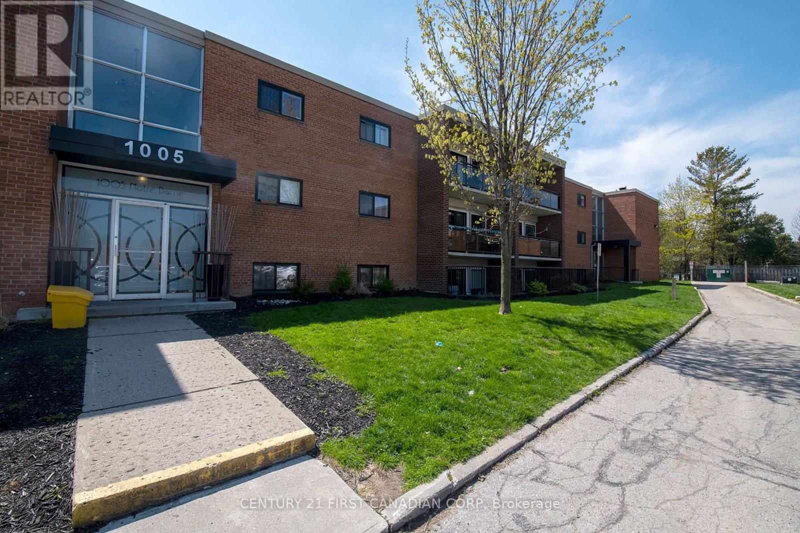 1005 Notre Dame Dr, London, ON N6J 3C3