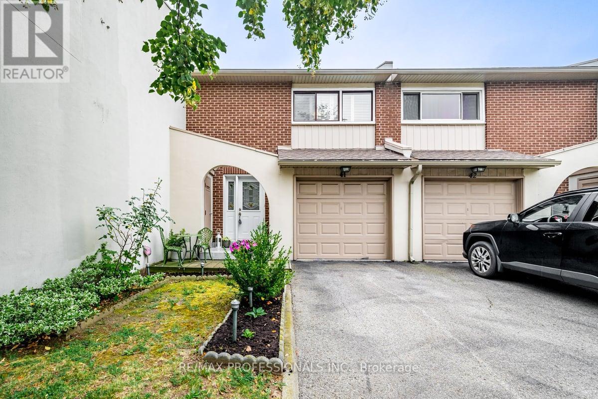 41 1180 Mississauga Valley Blvd, Mississauga, ON L5A 3M9