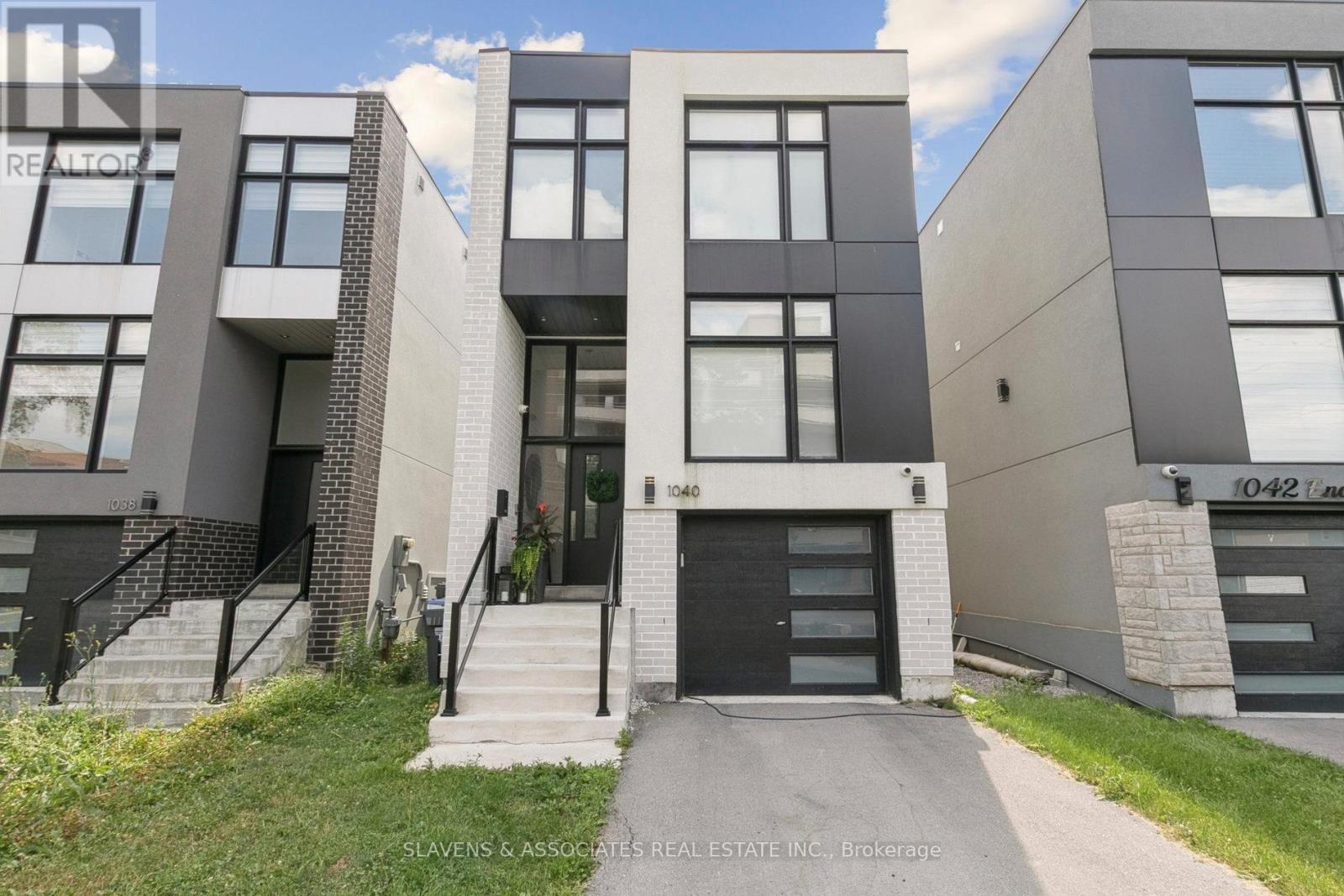 1040 Enola Ave, Mississauga, ON L5G 4A9
