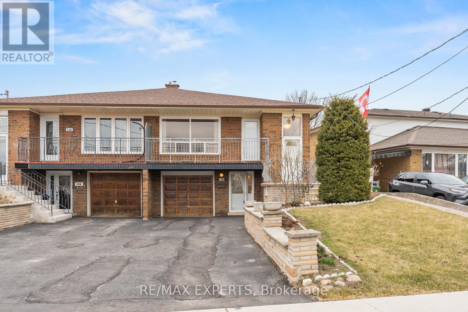 126 Ardwick Blvd, Toronto, ON M9M 1W2