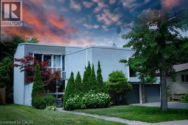90 Winston Ave, Hamilton, ON L8S 2S6