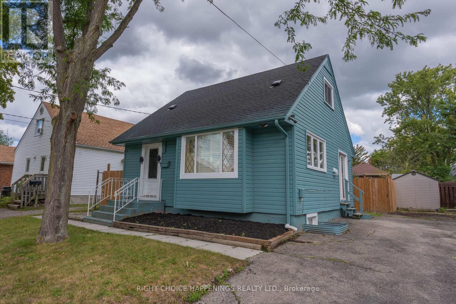 40 Water St, Thorold, ON L2V 2K6