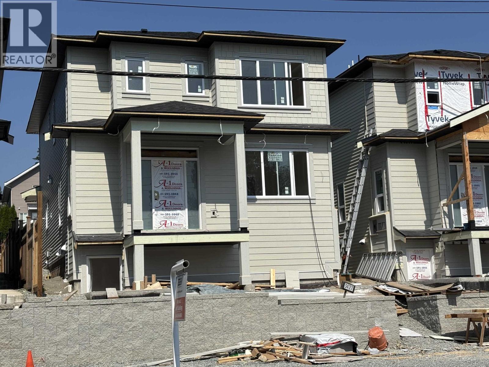 3427 Victoria Dr, Coquitlam, BC V3B 2V5