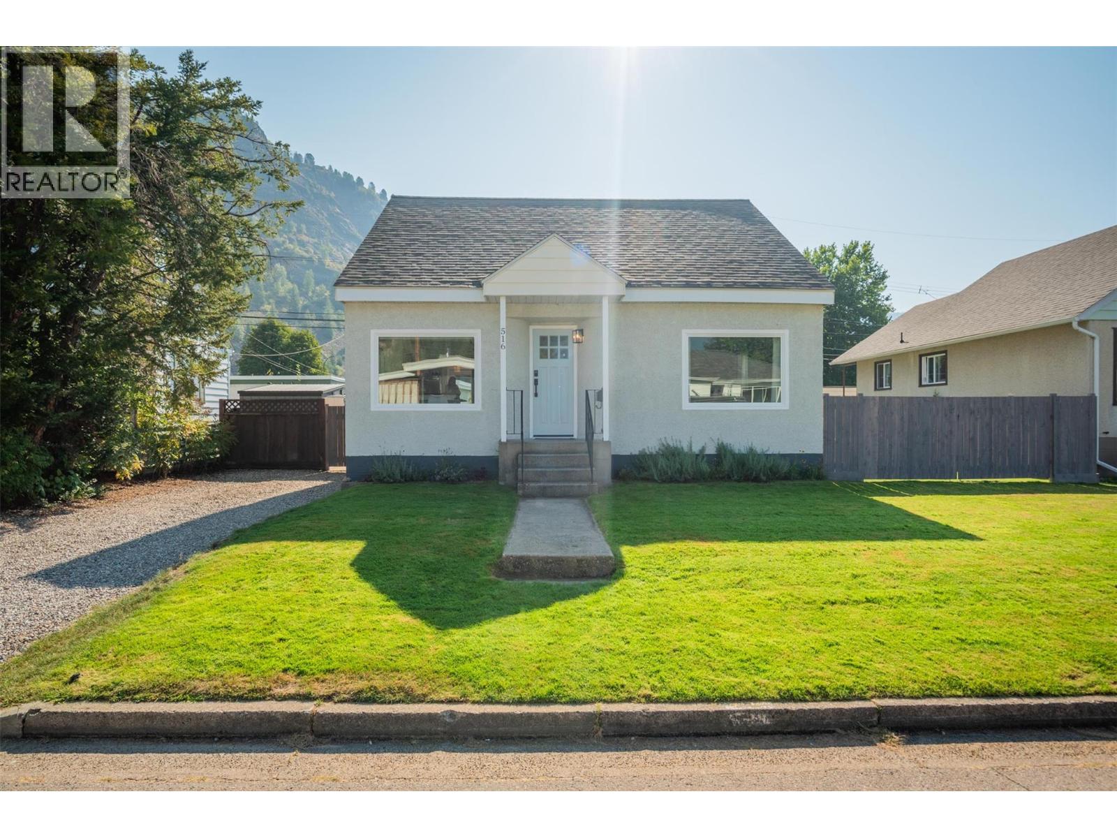 516 Portia Cres, Trail, BC V1R 1A9