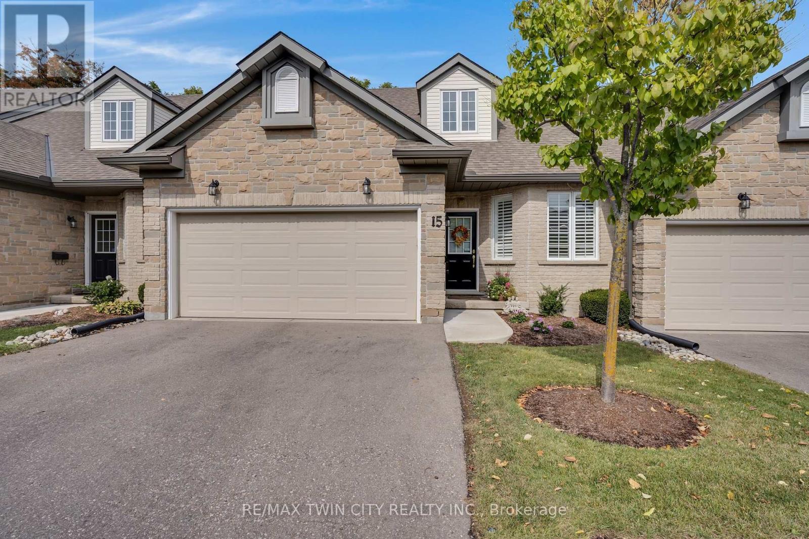 15 180 Old Abbey Rd, Waterloo, ON N2K 4B2