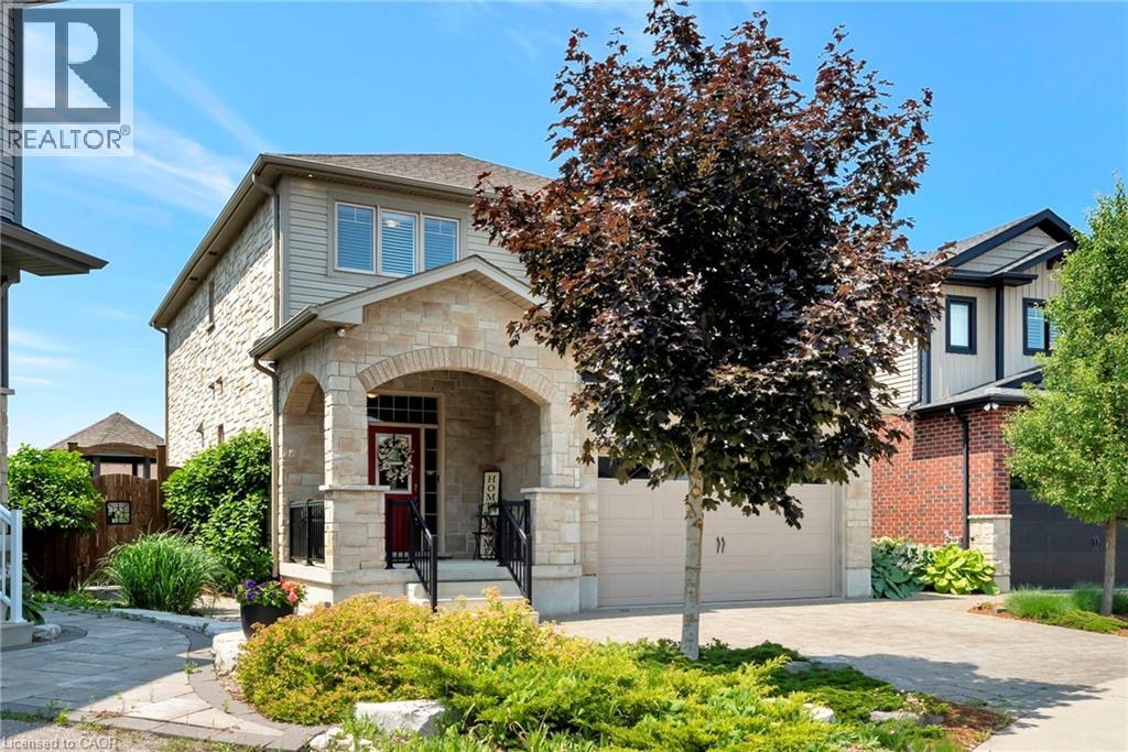 36 Newcastle Ct, Kitchener, ON N2R 0G7