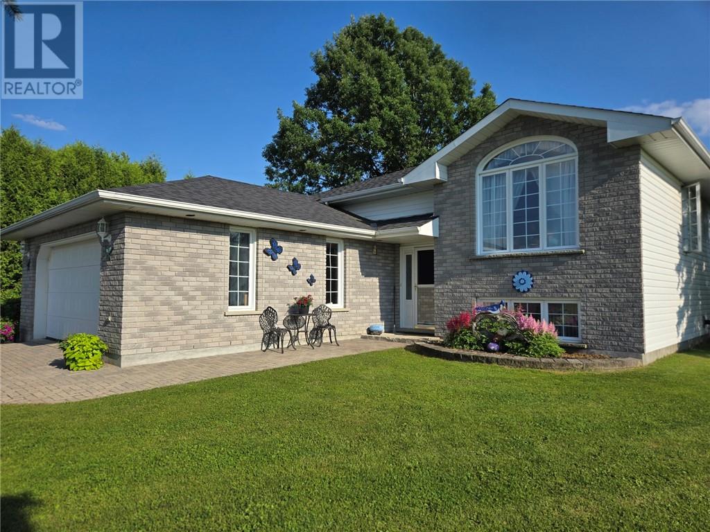 24 Prevost, Noelville, ON P0M 2N0