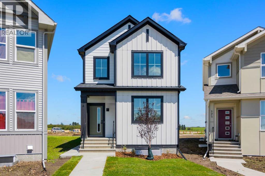 175 Belvedere Cres SE, Calgary, AB T2A 7Y5
