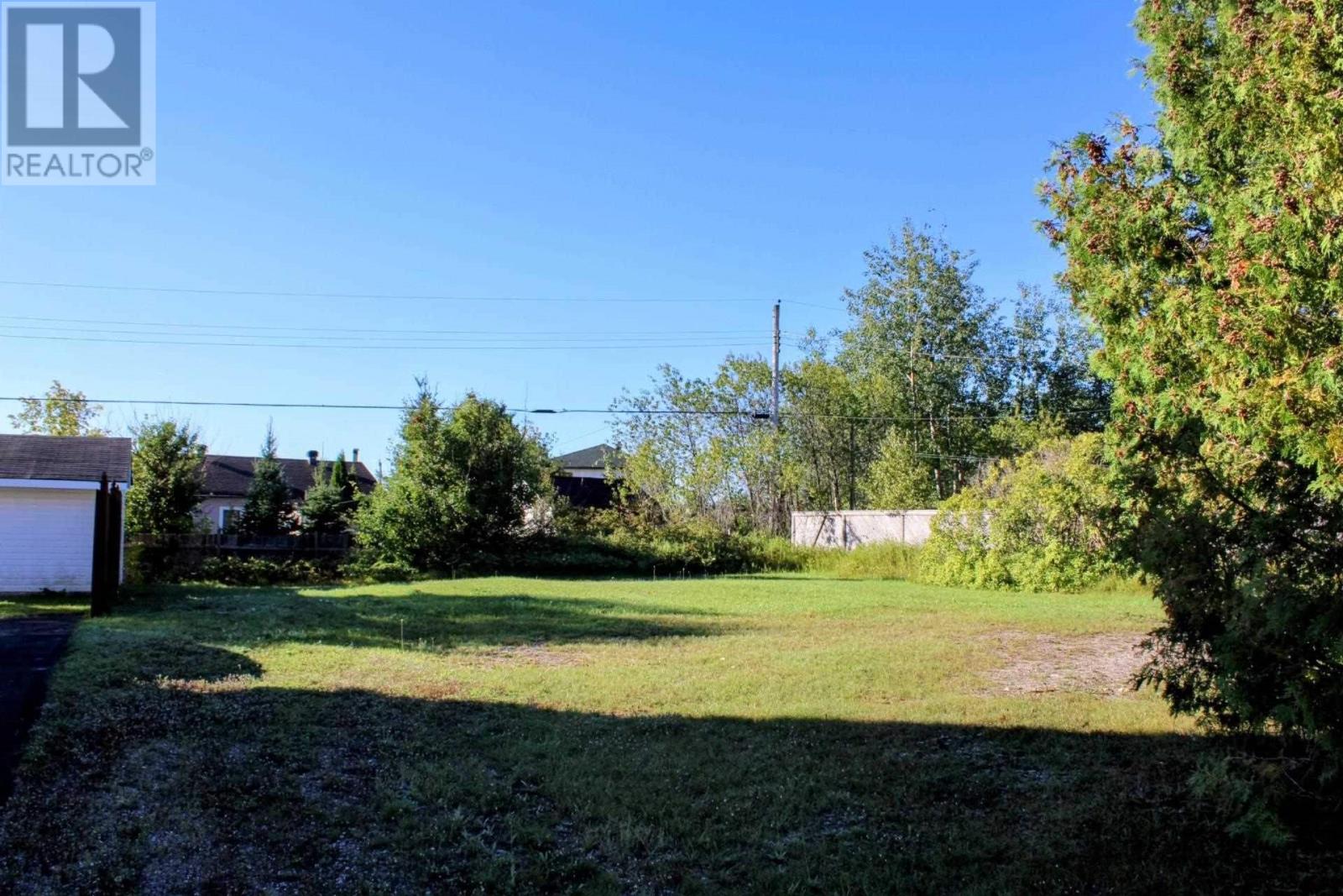 16 Sandpiper Ave, Manitouwadge, ON P0T 2C0