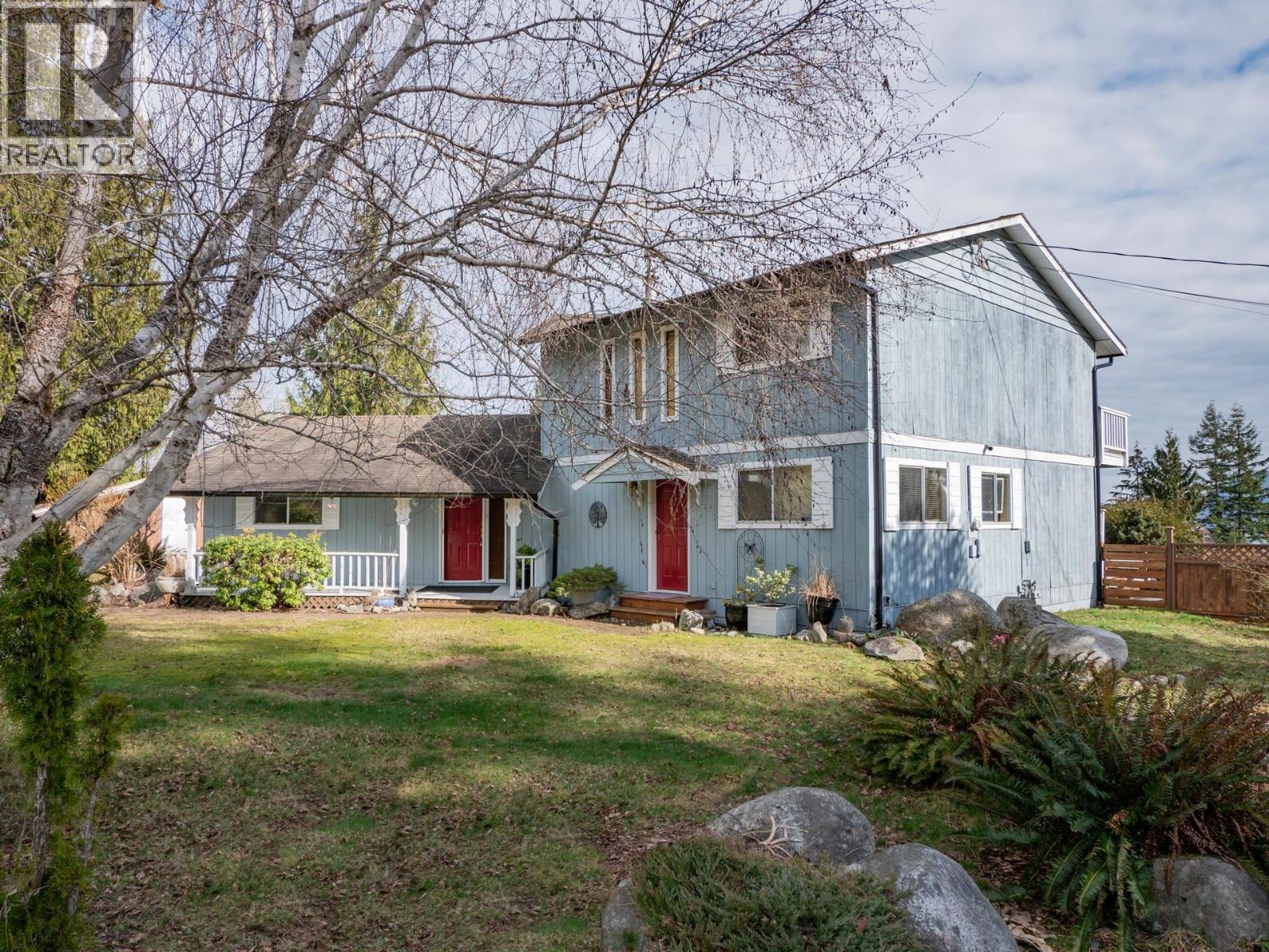 170 Pike Rd, Gibsons, BC V0N 1V6