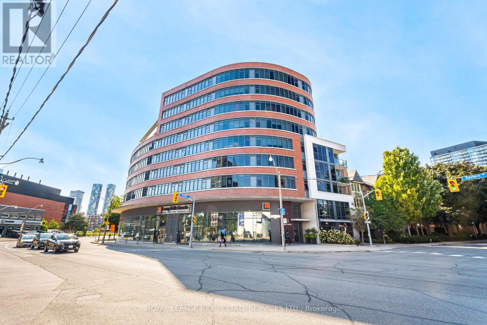 201 90 Trinity St, Toronto, ON M5A 3C6